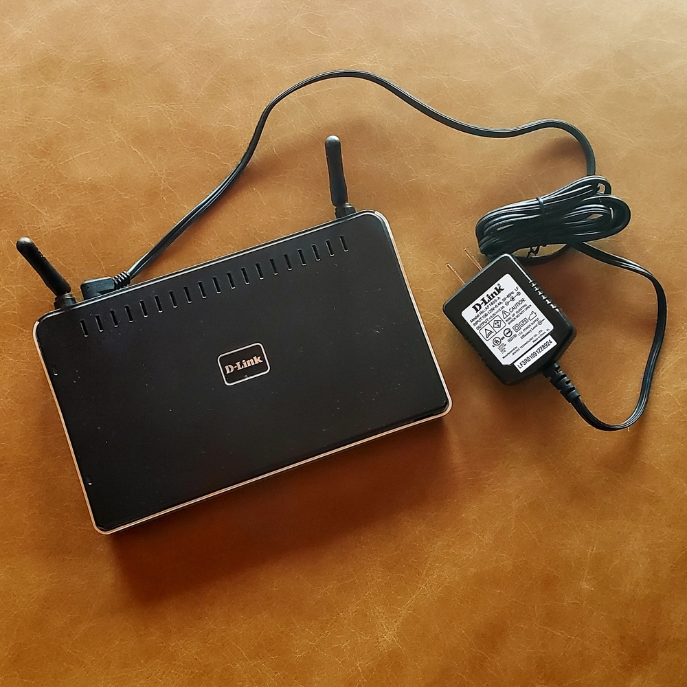D-LINK DIR-615 Wireless Router with Dual Antennas in Box - EUC - Picture 4 of 15